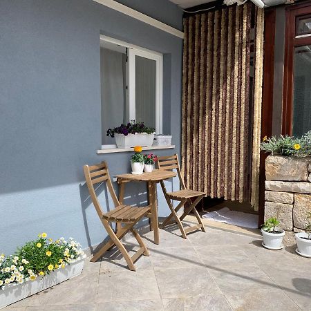 Stonehouse Vis Apartment ภายนอก รูปภาพ