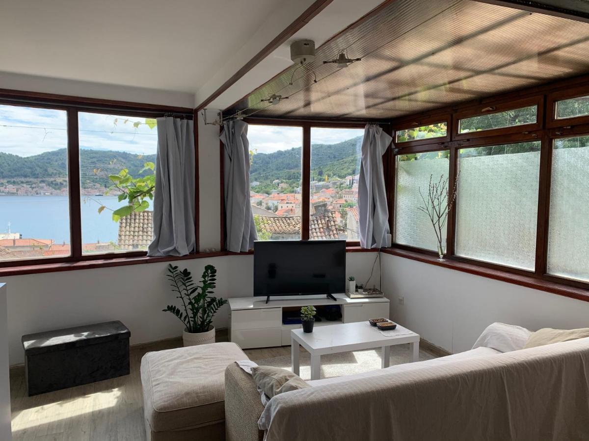 Stonehouse Vis Apartment ภายนอก รูปภาพ