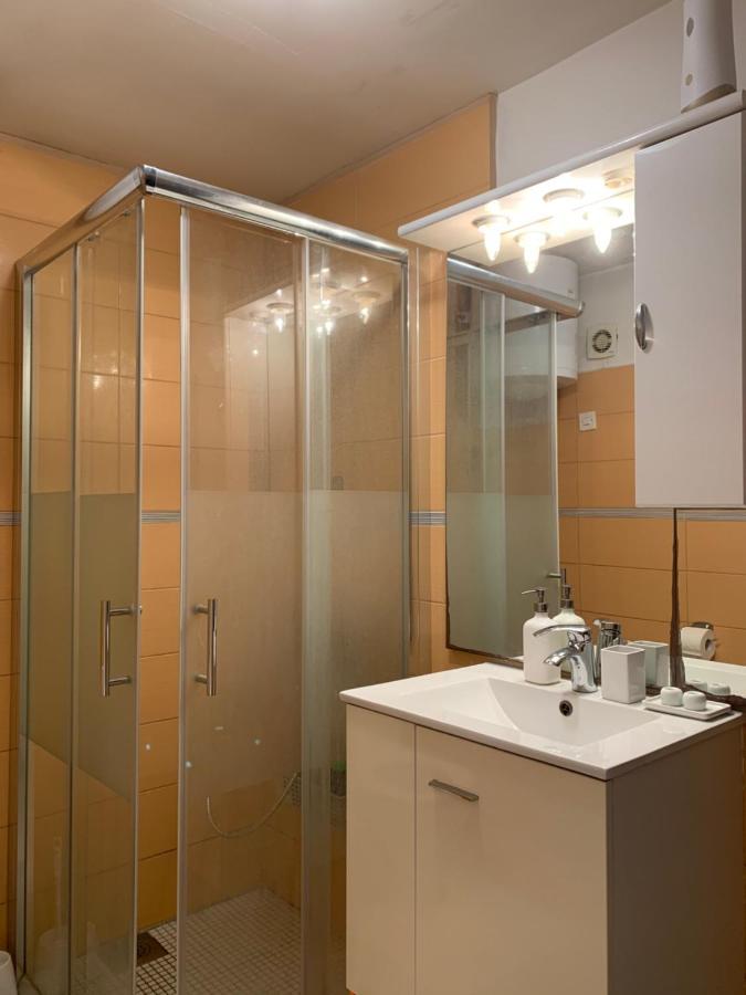 Stonehouse Vis Apartment ภายนอก รูปภาพ